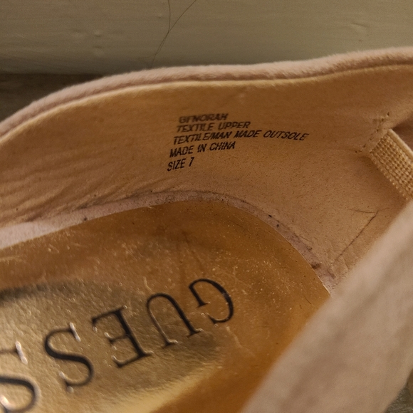 Shoes - Picture 4 of 4